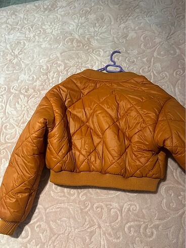 s Beden kırmızı Renk Pull and bear şişme mont