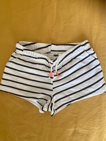 H&M kız çocuk 4/6 yaş şort