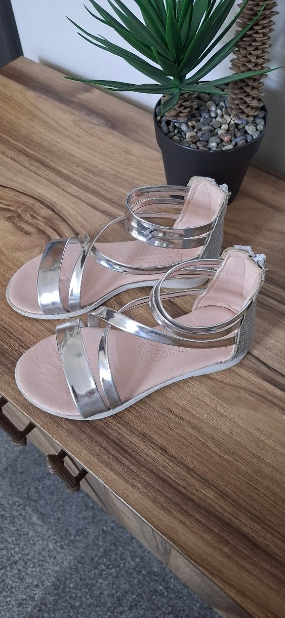 Metalik Bej Kız Çocuk Sandalet - Görsel 2