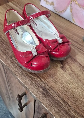 Kız Çocuk Kırmızı Fiyonk Detaylı Babet - Görsel 3