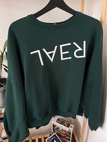 Sweatshirt