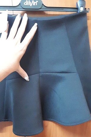 26 Beden siyah Renk kısa olduğundan dolayı hiç giymedim