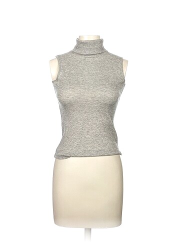 Stradivarius Bluz %70 İndirimli.