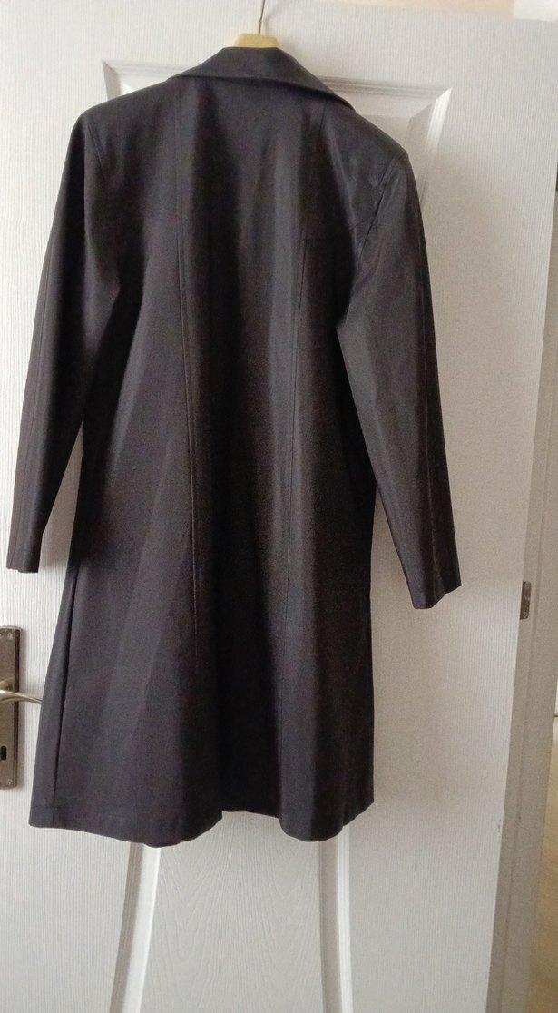 Kadın Siyah Uzun Düğmeli Ofis Kabanı - Görsel 3