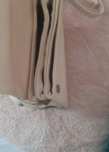 Gri Tokalı Beyaz Deri Kadın Çanta - Görsel 3