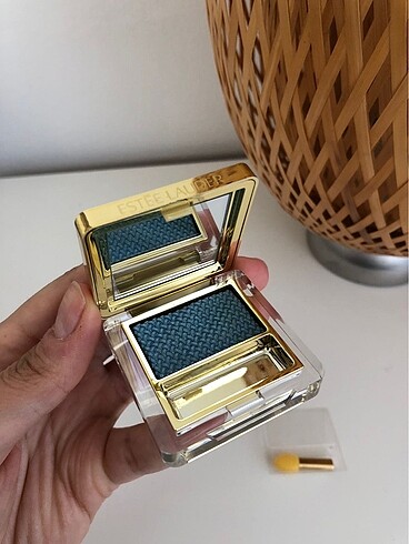 Estee Lauder Far 06