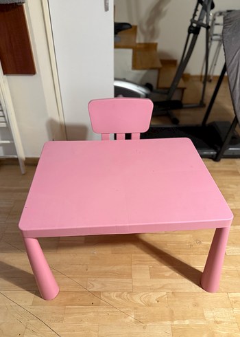 Ikea Pembe Pastel Çocuk Sandalyesi Masa