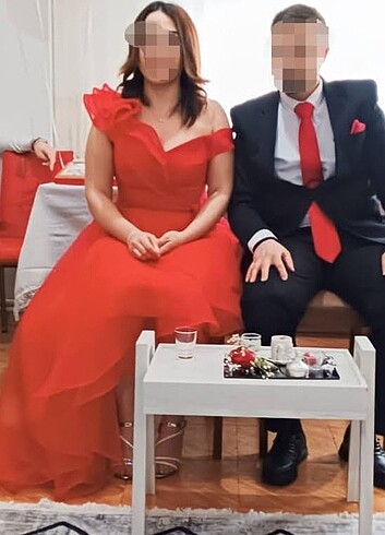 Kırmızı abiye elbise