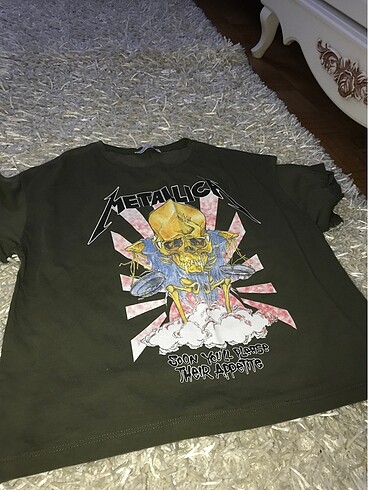 Tshirt param olmadığı için satıyorum