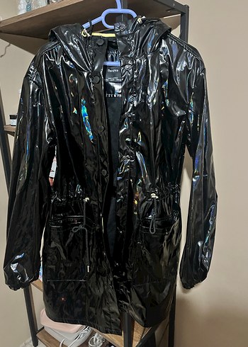 Bershka Siyah yağmurluk - Görsel 2