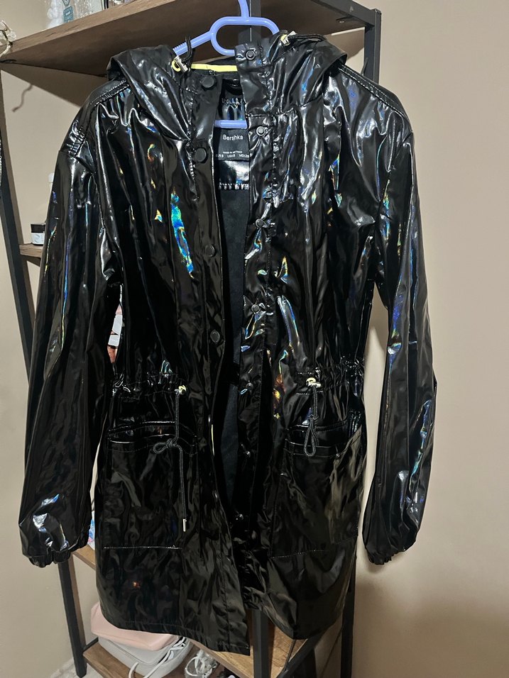 Bershka Siyah yağmurluk - Görsel 2