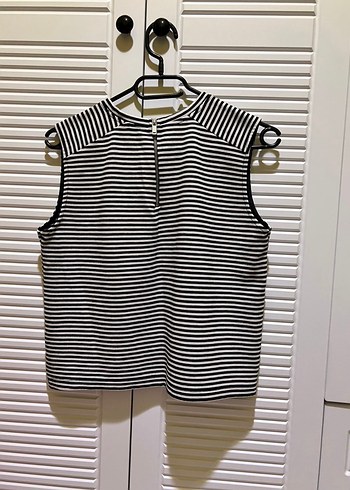 Siyah-Beyaz Çizgili Kolsuz Crop Top - Görsel 2