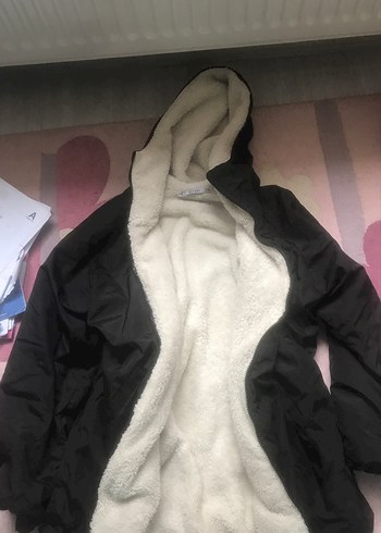 Siyah Kapüşonlu Fermuarlı Kadın Mont - Görsel 3