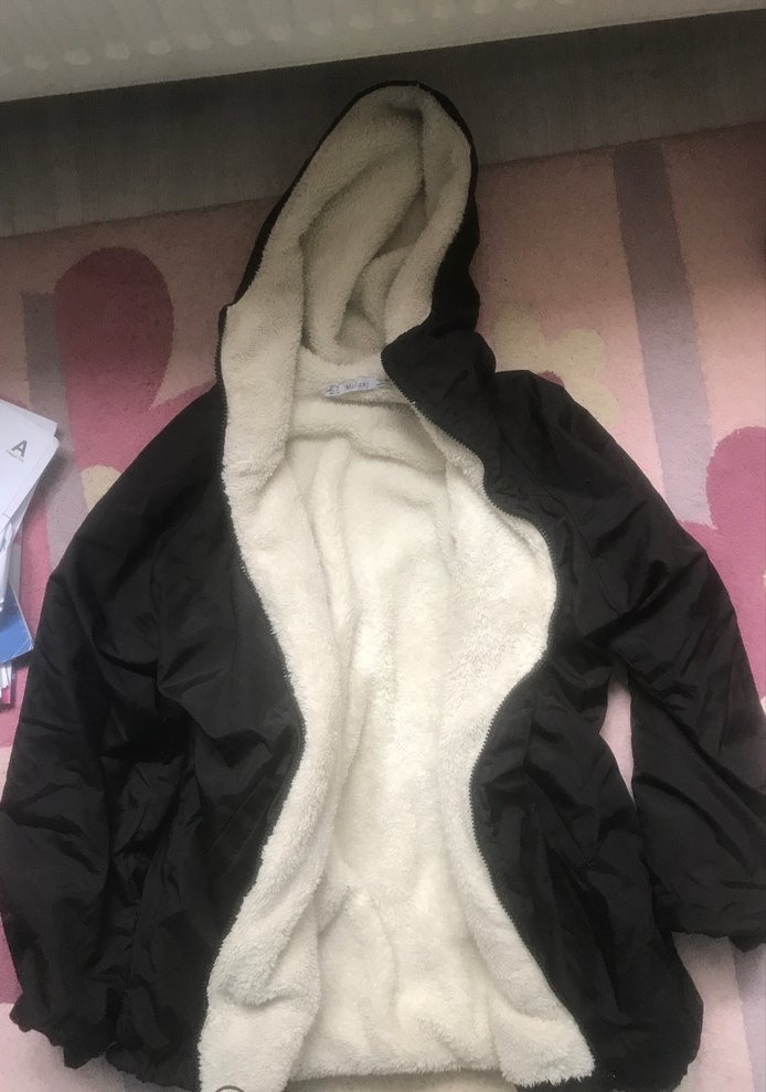 Siyah Kapüşonlu Fermuarlı Kadın Mont - Görsel 2