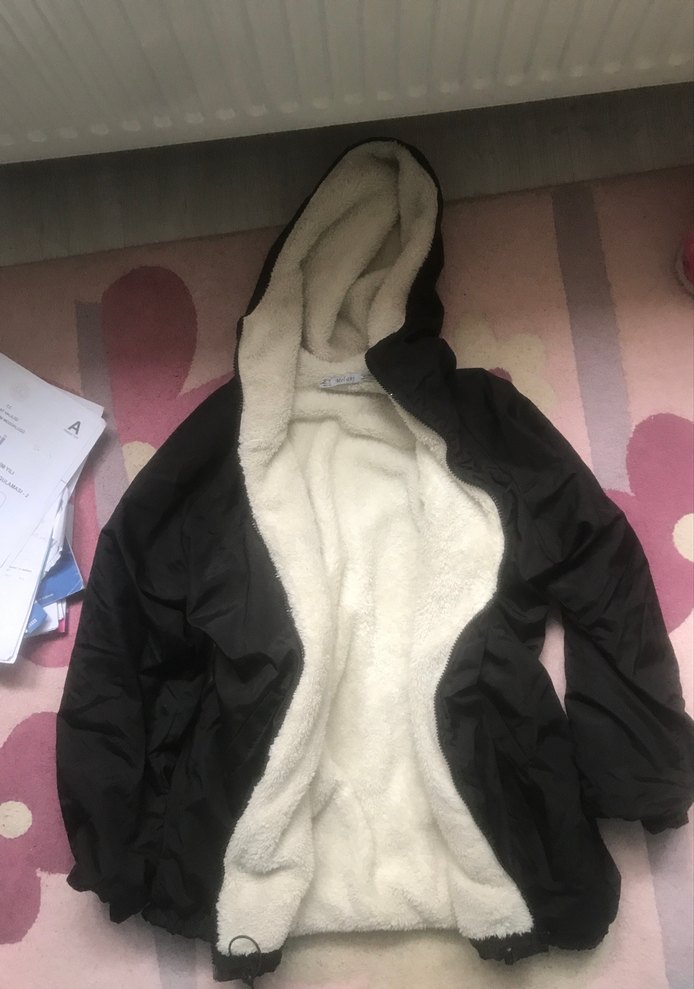 Siyah Kapüşonlu Fermuarlı Kadın Mont - Görsel 4