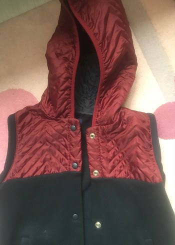 Düğmeli Kapüşonlu Bordo-Siyah Kadın Yelek - Görsel 2