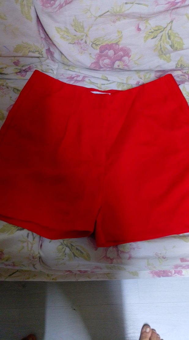 Düğmeli Kırmızı Mini Şort - Görsel 2