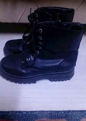 Siyah Gotik Stiletto Topuklu Kadın Botları - Görsel 3