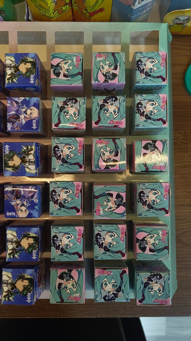 Miku-Genshin-Hello Kitty Sürpriz Figür - Görsel 4