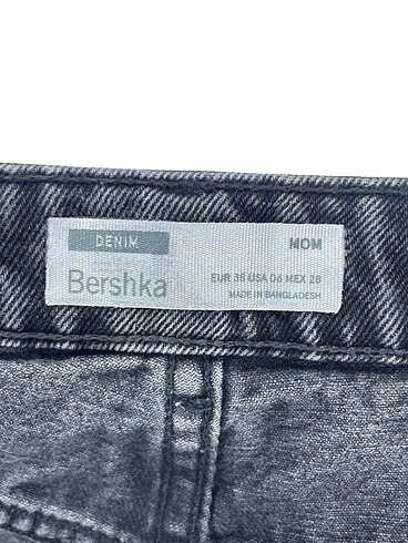 38 Beden gri Renk Bershka Jean / Kot %70 İndirimli.