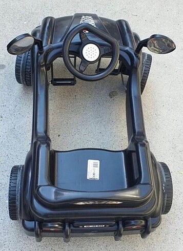 Fisher Price Güçlü pedallı araba