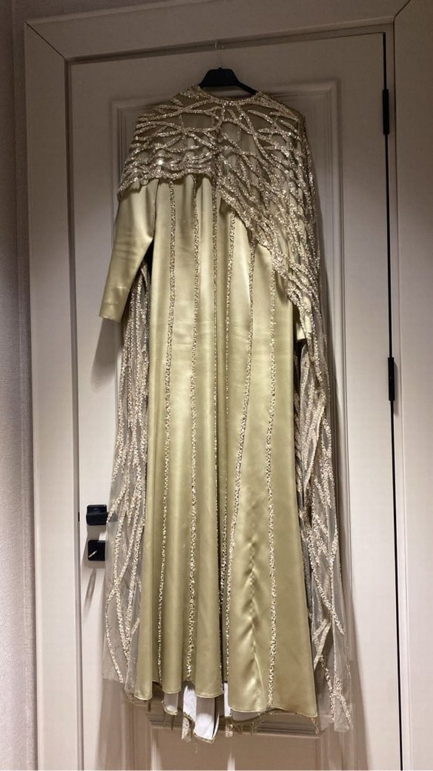 Bej İşlemeli Drapeli Uzun Kadın Abiye - Görsel 2