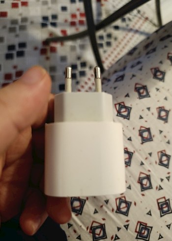 Apple 20 W adaptör - Görsel 2