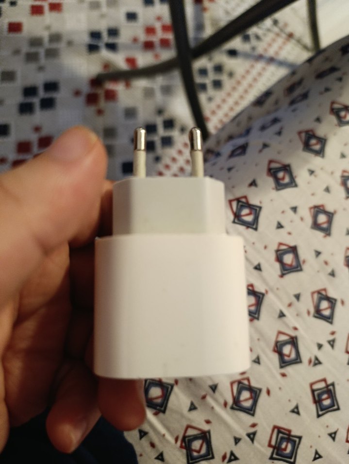 Apple 20 W adaptör - Görsel 2