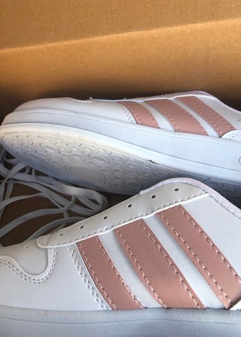 Adidas Kadın Beyaz Pembe Bağcıklı Spor Ayakkabı
