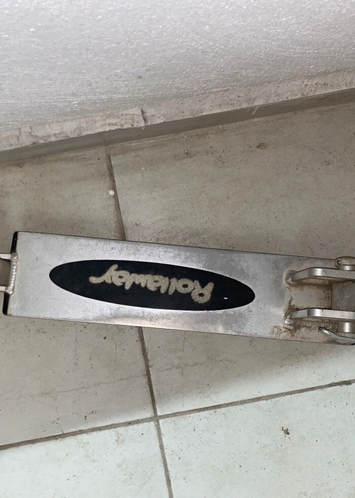 Rollowar marka scooter - Görsel 3