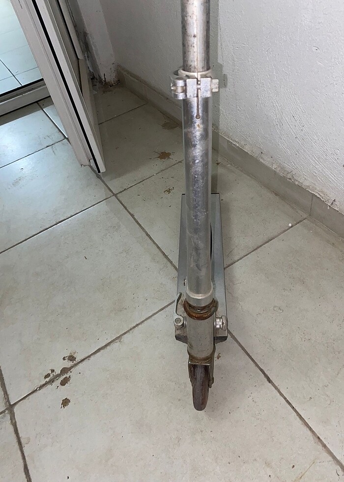 Rollowar marka scooter - Görsel 2