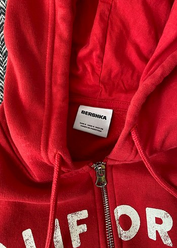 Kırmızı Kapüşonlu Kadın Fermuarlı Crop Hırka - Görsel 4