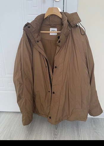 Zara Mont