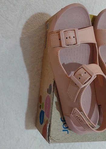 34 Beden Pembe Tokalı Kız Çocuk Terliği