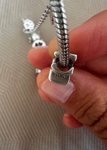 Pandora Pandora ale damgalı Gümüş F Harfi Charm