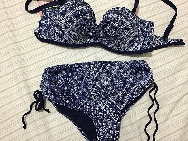 Bikini penye