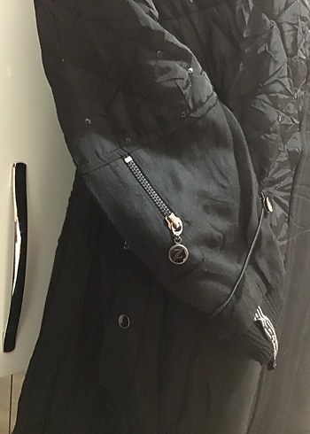 Siyah Uzun Kadın Gotik Silky Kaban - Görsel 7