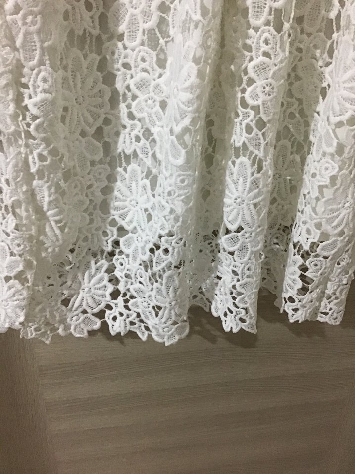 Dantelli Beyaz Midi Kolsuz Elbise - Görsel 5