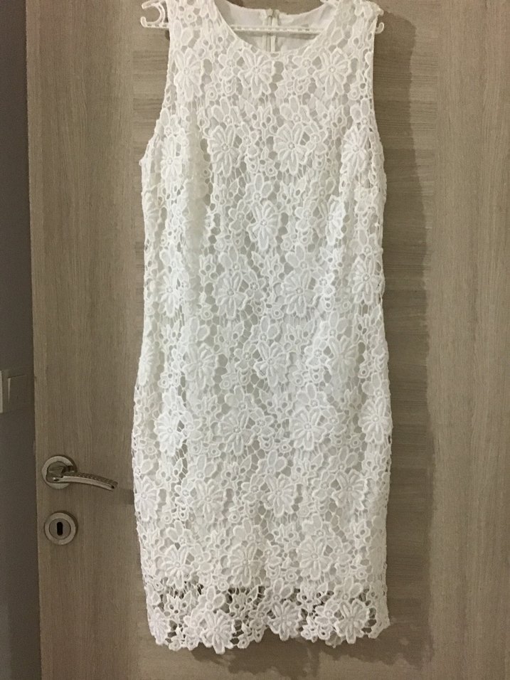 Dantelli Beyaz Midi Kolsuz Elbise - Görsel 4