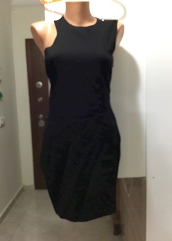 Siyah Kolsuz Yüksek Yakalı Midi Kalem Elbise - Görsel 3