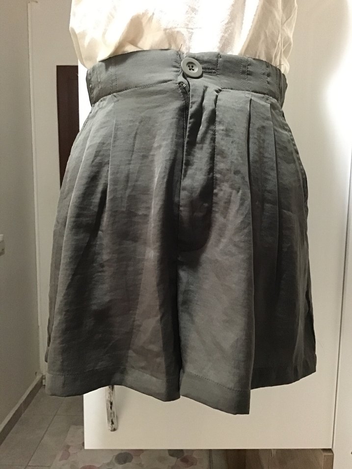 Düğmeli Siyah Midi Kadın Kumaş Pantolon - Görsel 2