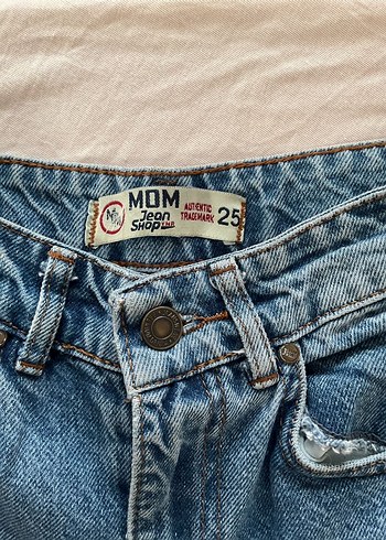 Geniş Kesim Mom Jean Pantolon - Görsel 2