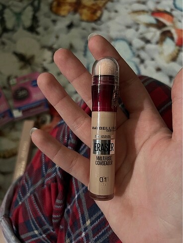 Maybelline eraser kapatıcı