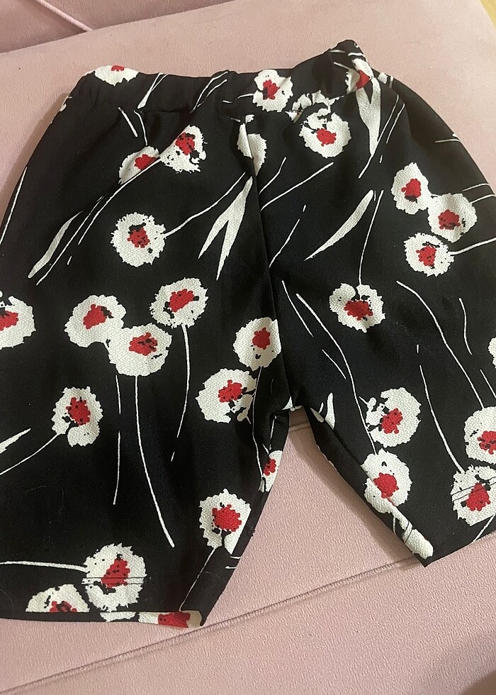 Çiçekli şort - Görsel 3