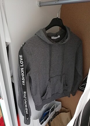 Kapüşonlu sweatshirt
