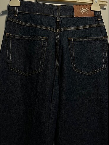 xs Beden Benetton wide led jean