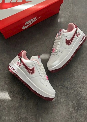 Nike Beyaz Bordo Yüksek Topuklu Spor Ayakkabı