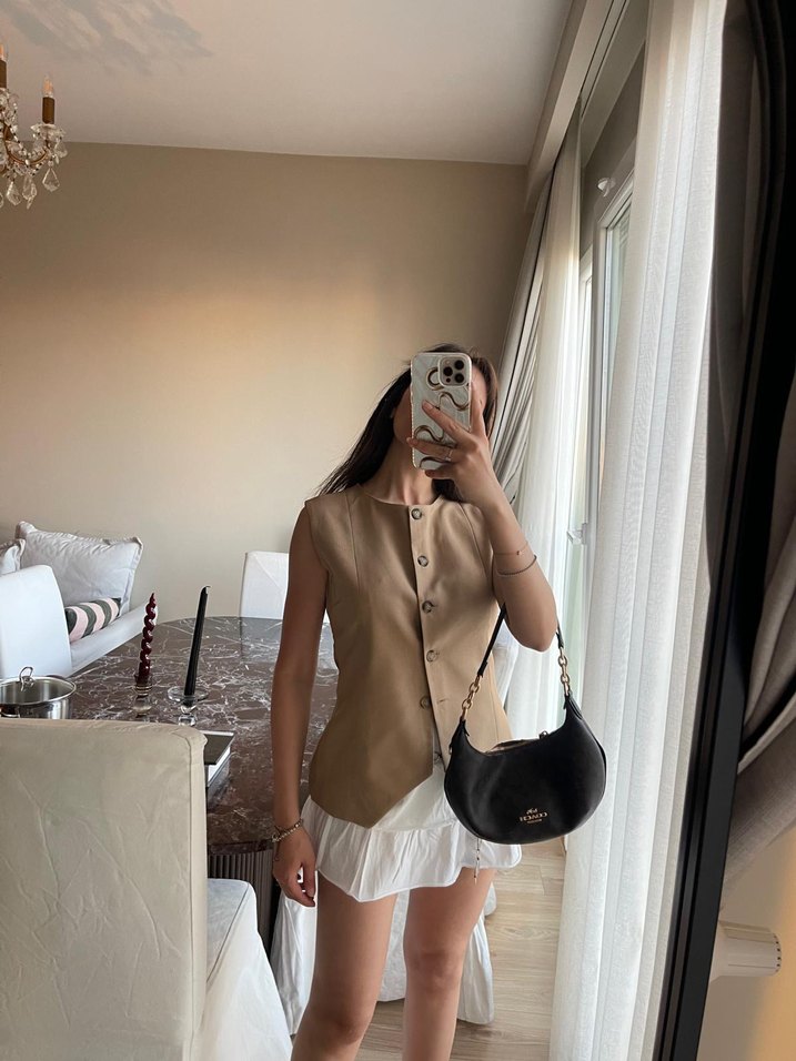 Bej Mini  Düğmeli Kolsuz Yelek - Görsel 2