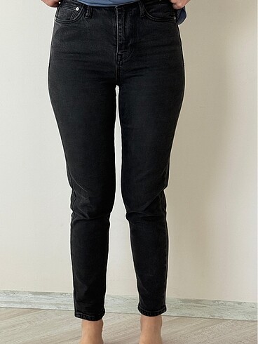 Mavi jeans pantolon.