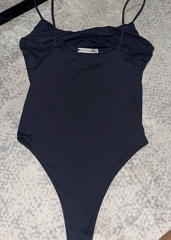 Gri İnce Askılı Kadın - Görsel 2